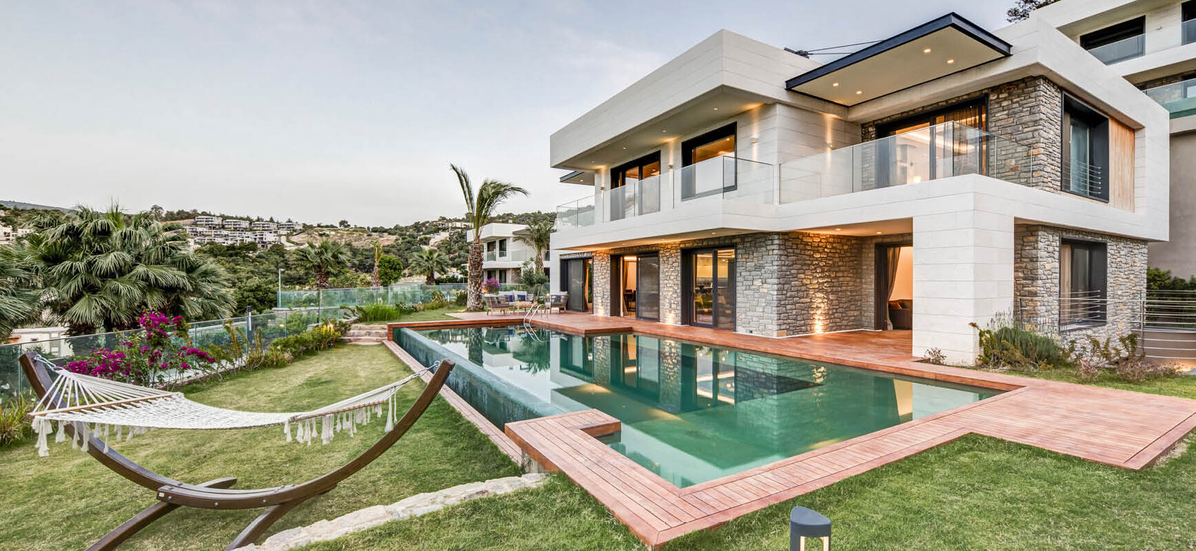 luxurious-villa-with-modern-design